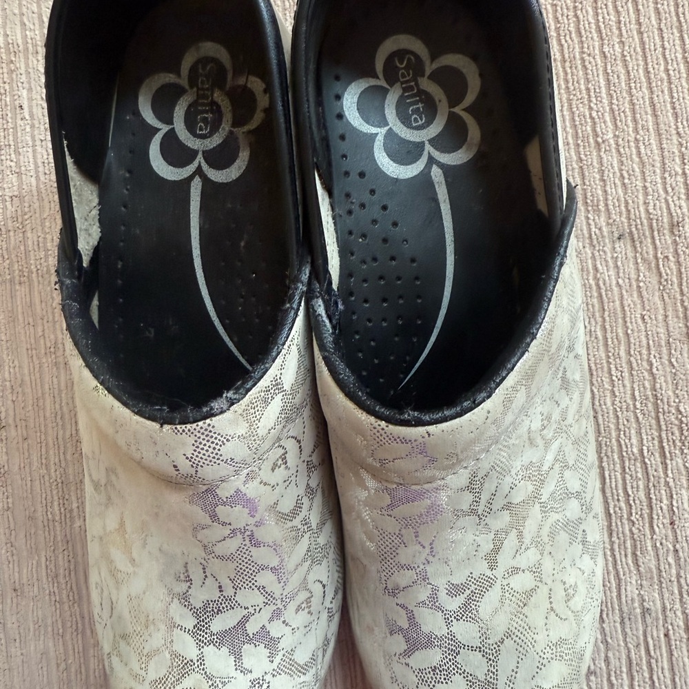 Sanita Cream Clogs with Textured Floral Design